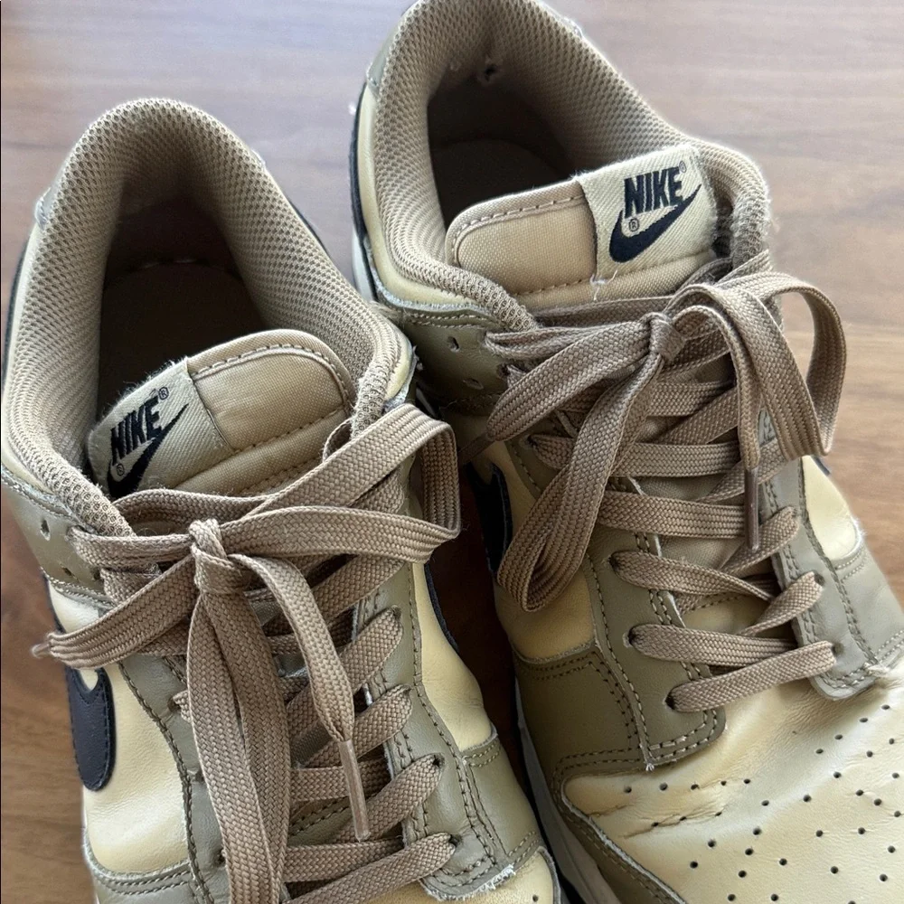 Nike Men’s Low-Top Sneakers in Tan and Black Swoosh